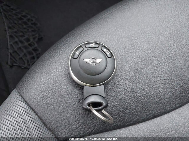 2010 MINI COOPER WMWMF3C5XATZ67141 Photo 10