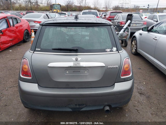 2010 MINI COOPER VIN: WMWMF3C5XATZ67141