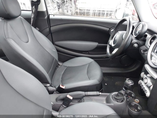 2010 MINI COOPER WMWMF3C5XATZ67141 Photo 4