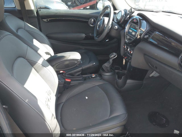 2019 MINI HARDTOP WMWXP5C58K2H96759 Photo 4