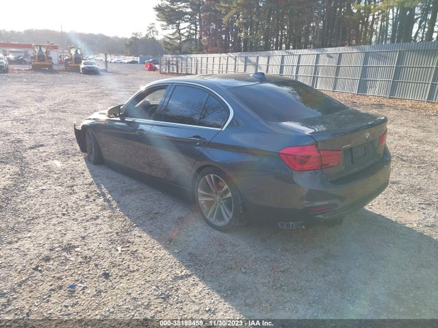 BMW 330i Xdrive 2018 WBA8D9C53JA615430 Image 3