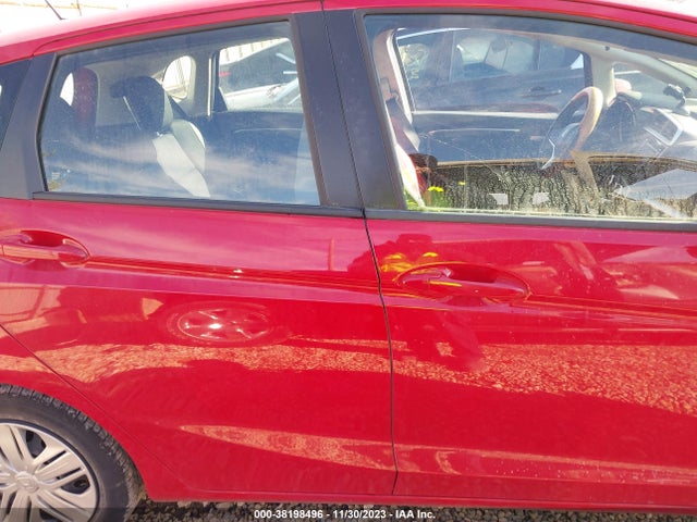 Honda FIT LX 2019 3HGGK5H40KM725905 Image 13