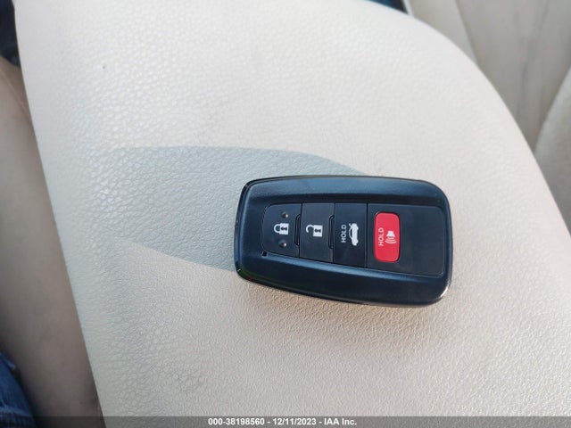 Toyota CAMRY LE 2018 JTNB11HK4J3035671 Image 11