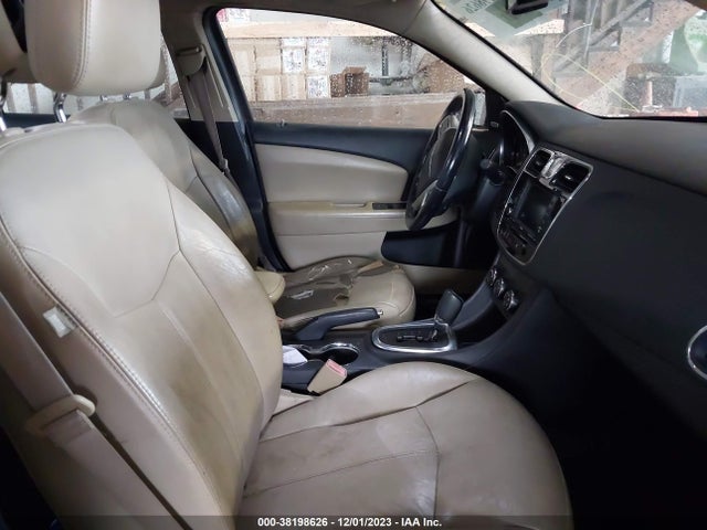 Chrysler 200 Limited 2014 1C3CCBCG9EN172177 Image 5