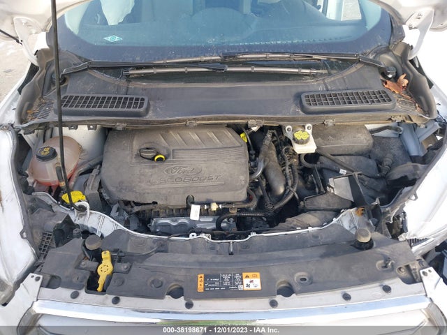 1FMCU9GD6JUC28864 Ford ESCAPE SE