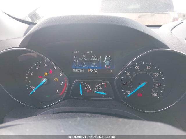 1FMCU9GD6JUC28864 Ford ESCAPE SE