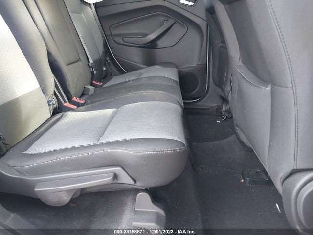 1FMCU9GD6JUC28864 Ford ESCAPE SE