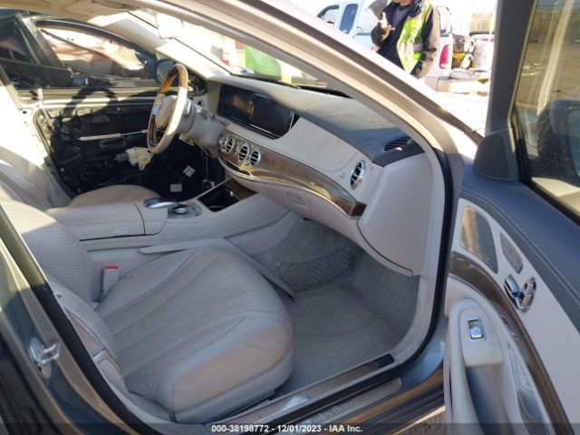 WDDUG8CB4FA131756 Mercedes-Benz S 550