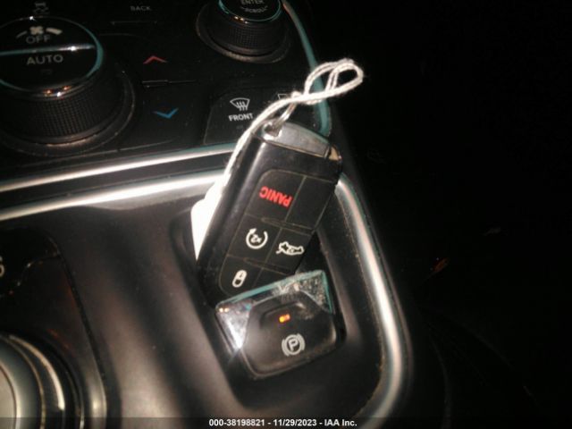 1C3CCCCG8FN728132 Chrysler 200 C