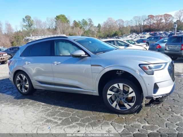 WA1AAAGE7NB047377 Audi E-tron Premium Quattro