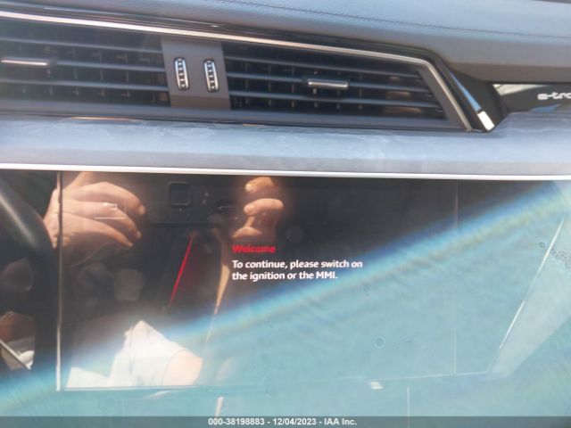 WA1AAAGE7NB047377 Audi E-tron Premium Quattro