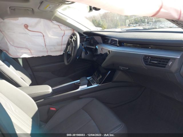 WA1AAAGE7NB047377 Audi E-tron Premium Quattro