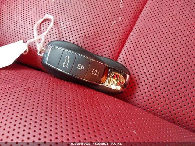 2019 PORSCHE MACAN WP1AA2A54KLB04160 Photo 10