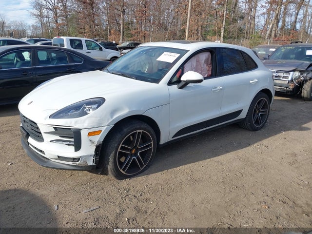 2019 PORSCHE MACAN WP1AA2A54KLB04160 Photo 1