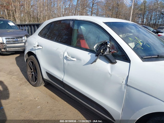 2019 PORSCHE MACAN WP1AA2A54KLB04160 Photo 5