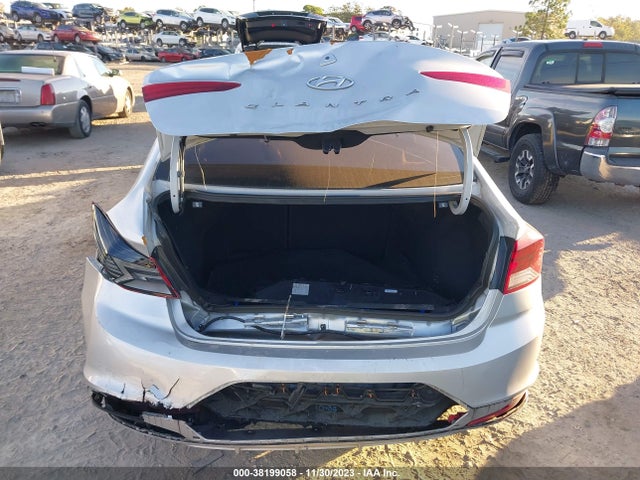 2019 HYUNDAI ELANTRA SEL VIN: 5NPD84LFXKH417052