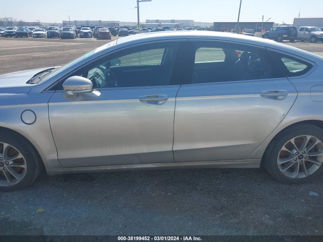 Ford Fusion Energi Titanium 2019 3FA6P0SU3KR208887 Image 15
