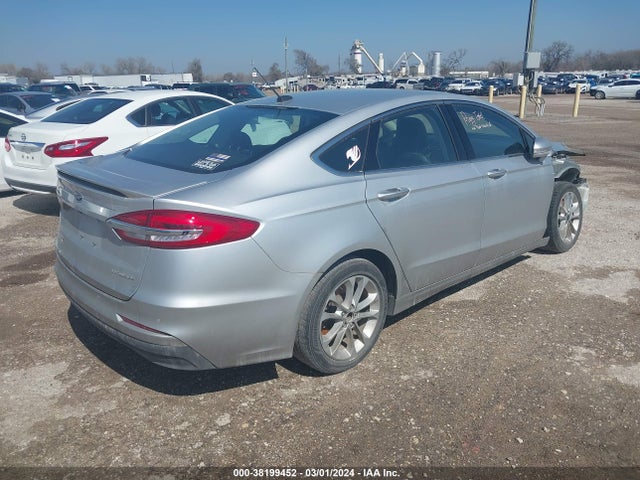 Ford Fusion Energi Titanium 2019 3FA6P0SU3KR208887 Image 4
