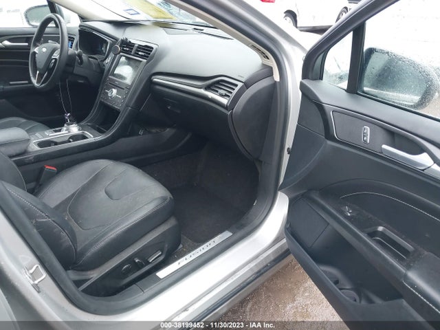 Ford Fusion Energi Titanium 2019 3FA6P0SU3KR208887 Image 5