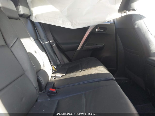 2018 TOYOTA RAV4 XLE VIN: JTMRFREV7JJ744088
