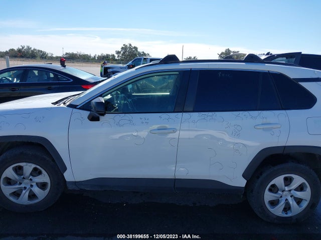 Toyota RAV4 LE 2019 JTMH1RFV8KD014750 Image 14