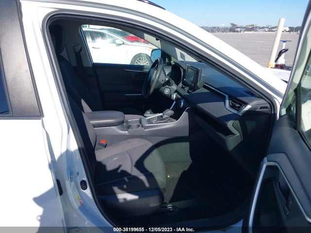 Toyota RAV4 LE 2019 JTMH1RFV8KD014750 Image 5