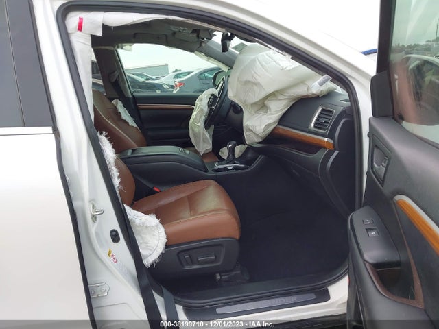 Toyota Highlander Limited 2019 5TDYZRFHXKS333641 Image 5