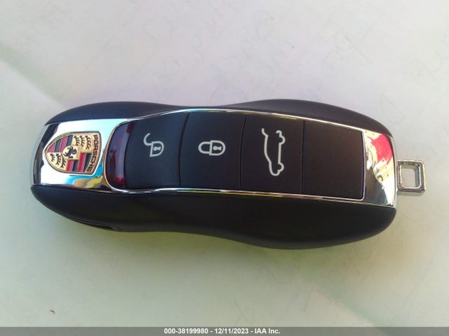 2017 PORSCHE MACAN WP1AA2A53HLB80820 Photo 10