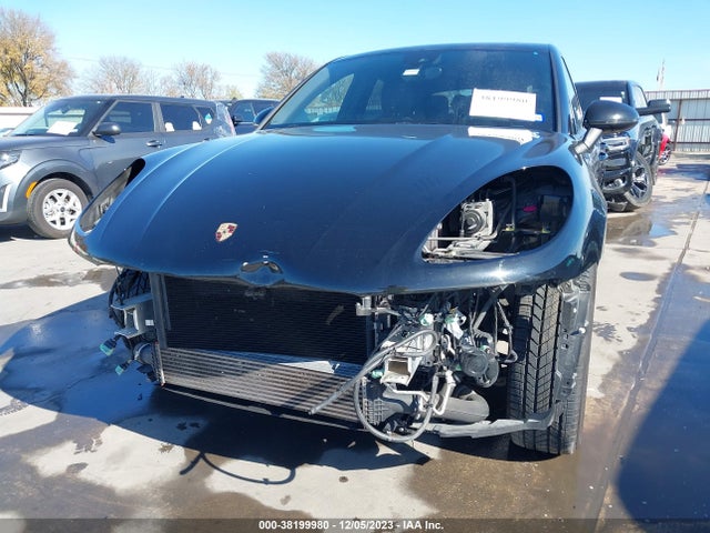 2017 PORSCHE MACAN WP1AA2A53HLB80820 Photo 5