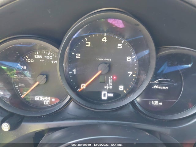 2017 PORSCHE MACAN WP1AA2A53HLB80820 Photo 6