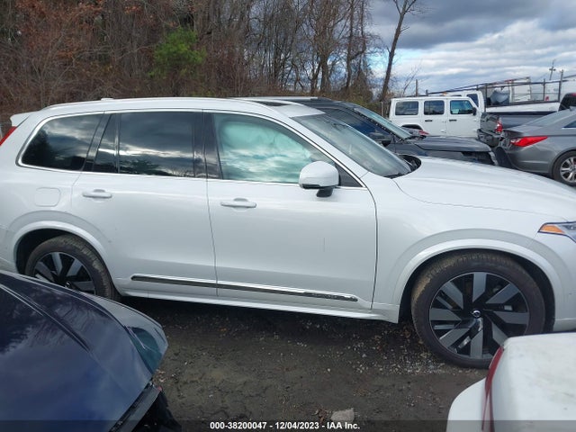2023 VOLVO XC90 RECHARGE PLUG-IN HYBRID T8 ULTIMATE BRIGHT THEME 7-SEATER VIN: YV4H60CA9P1982232