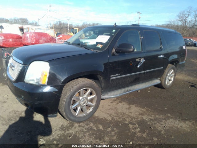 2010 GMC YUKON XL 1500 DENALI VIN: 1GKUKMEF6AR156965