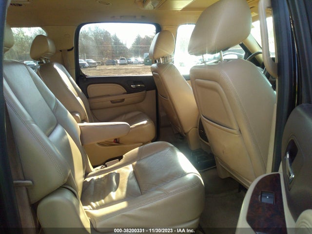 2010 GMC YUKON XL 1500 DENALI VIN: 1GKUKMEF6AR156965
