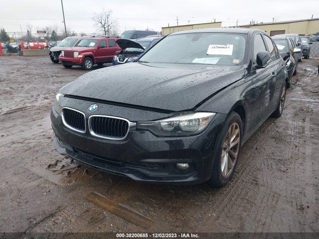 BMW 320i Xdrive 2017 WBA8E5G5XHNU22369 Image 2