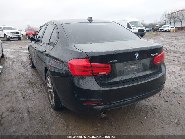 BMW 320i Xdrive 2017 WBA8E5G5XHNU22369 Image 3