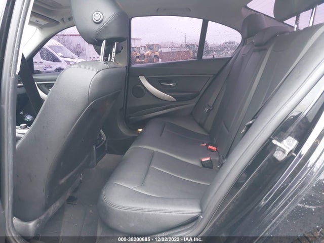 BMW 320i Xdrive 2017 WBA8E5G5XHNU22369 Image 8