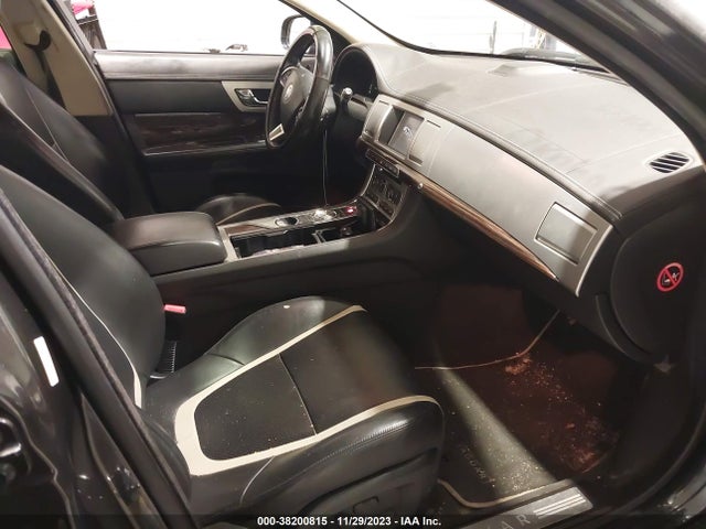 2012 JAGUAR XF SAJWA0HB3CLS40788 Photo 4