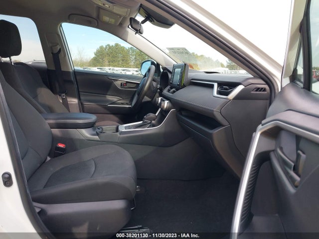 Toyota RAV4 LE 2019 2T3K1RFV9KC031146 Image 5
