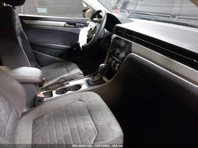 1VWAA7A37MC017169 Volkswagen Passat 2.0t S