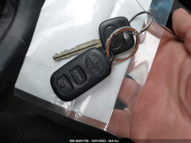 2006 SCION XB VIN: JTLKT334564113951