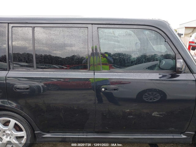 2006 SCION XB VIN: JTLKT334564113951