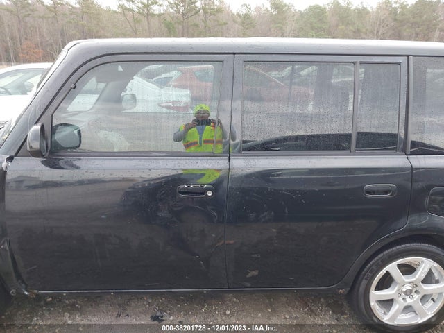 2006 SCION XB VIN: JTLKT334564113951
