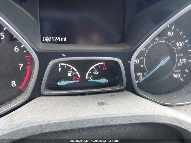 1FMCU0GDXHUE85838 Ford ESCAPE SE