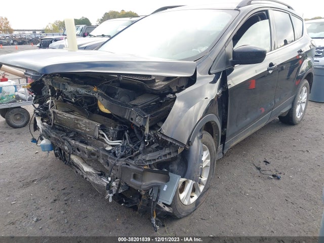 1FMCU0GDXHUE85838 Ford ESCAPE SE