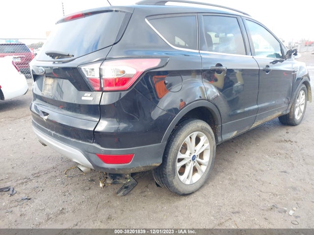 1FMCU0GDXHUE85838 Ford ESCAPE SE