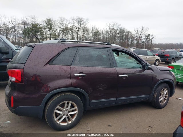 2015 KIA SORENTO LX VIN: 5XYKT4A67FG578920
