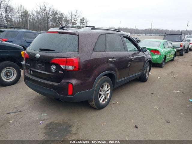 2015 KIA SORENTO LX VIN: 5XYKT4A67FG578920