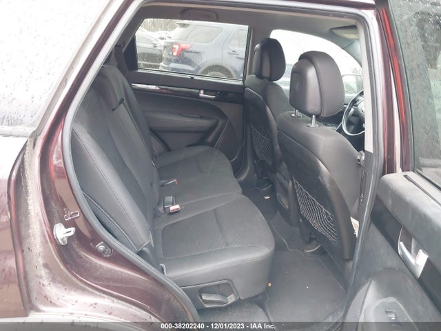2015 KIA SORENTO LX VIN: 5XYKT4A67FG578920