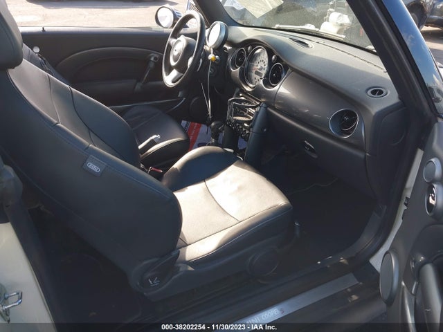 2006 MINI COOPER S WMWRH335X6TK59253 Photo 4