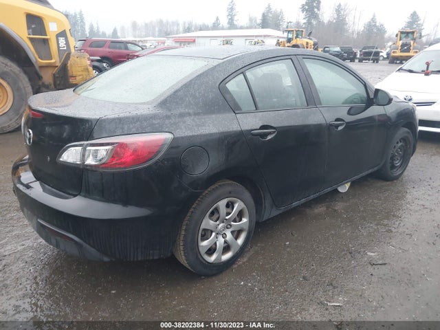 2011 MAZDA MAZDA3 I SPORT VIN: JM1BL1UGXB1477917